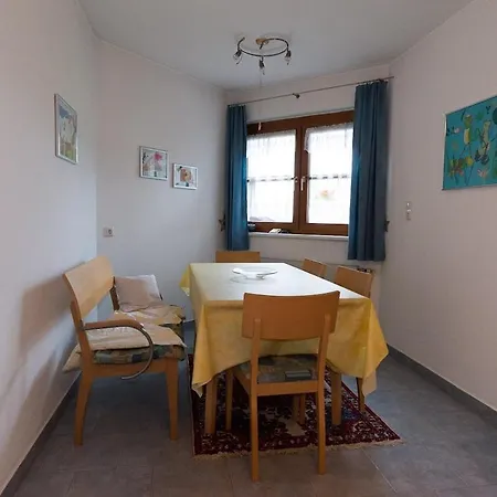 Grosszügige Am Waldrand