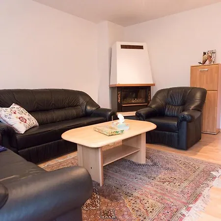 Grosszügige Am Waldrand Apartment Walchsee