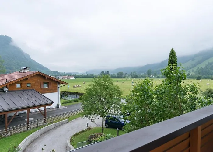 Grosszuegige Am Waldrand Daire Walchsee
